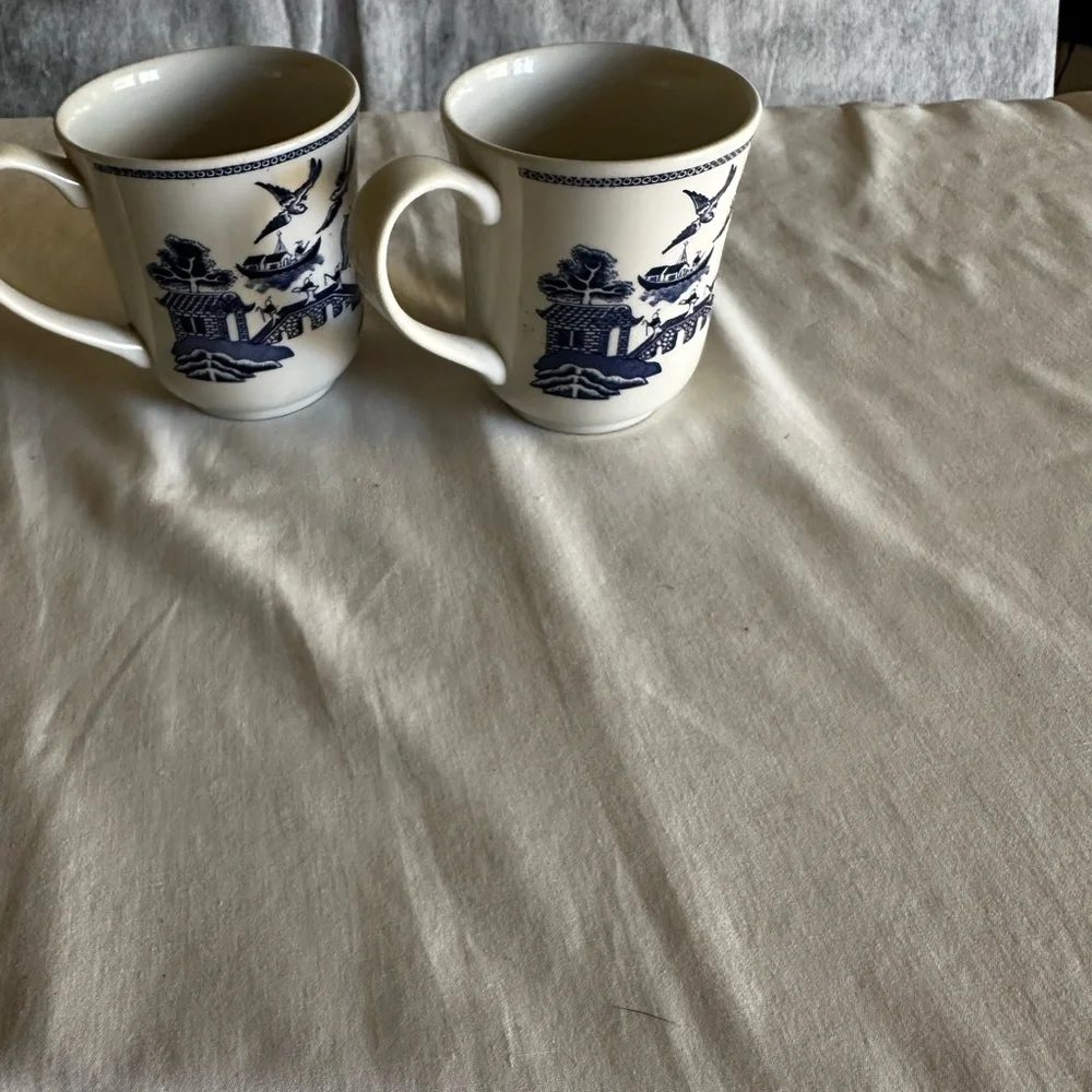 SET OF 2 COFFEE MUGS VINTAGE MADE IN ENGLAND CHURCHILL WILLOW BLUE